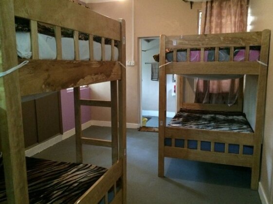  Photo 1