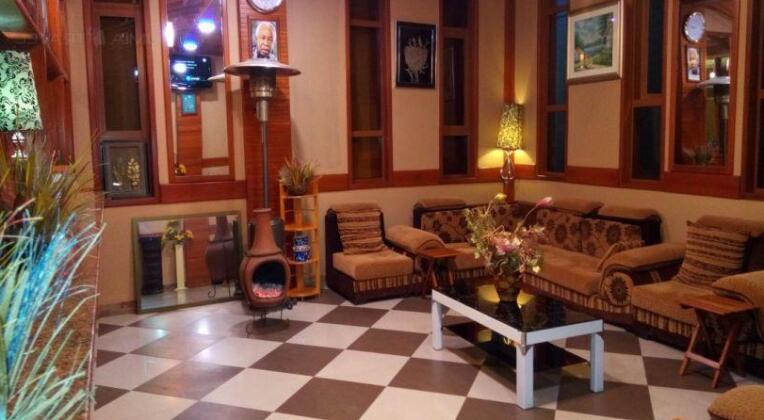 Lush Garden Hotel - Photo3