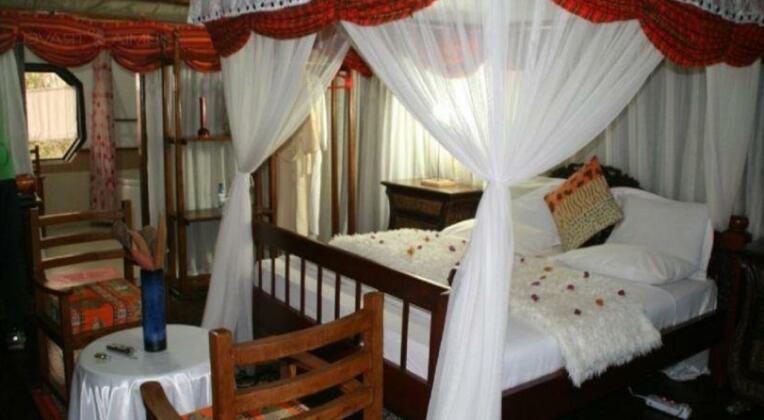 Manyara Wildlife Safari Camp - Photo3