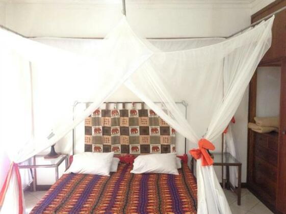 Outpost Lodge - Photo4