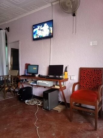Raphia Backpackers Hostel - Photo4