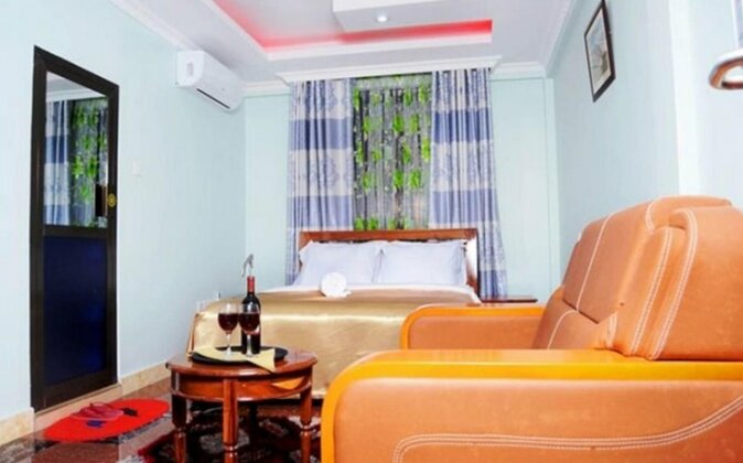 This Double Room is a great choice wail visiting Arusha - Photo4