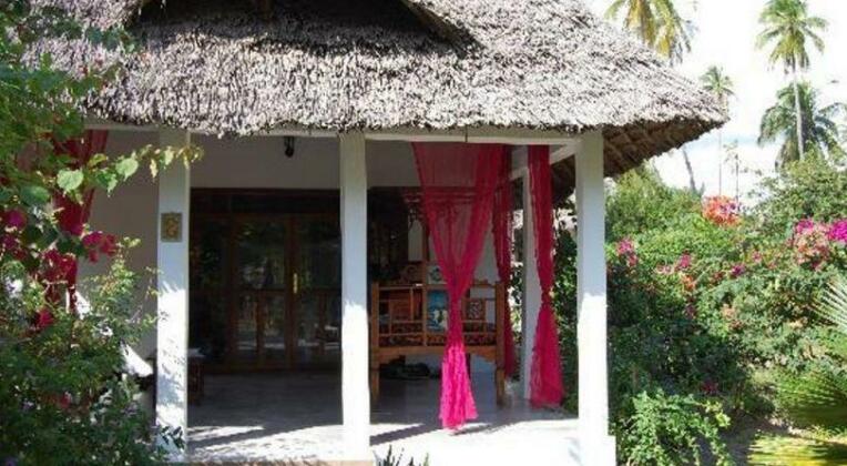 Echo Beach Hotel - Photo2