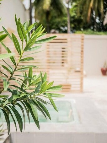Neema Water's Edge Beach House - Photo4