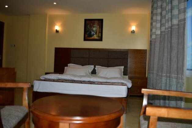 Imperial Hotel & Apartments Dar es Salaam - Photo2