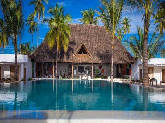 The Loop Beach Resort - Photo2