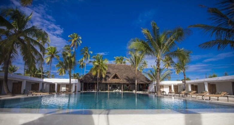 The Loop Beach Resort - Photo3
