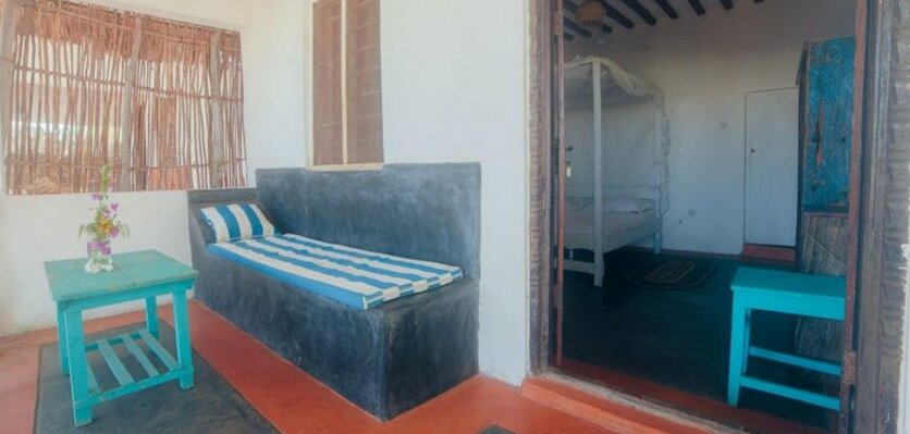Uhuru Beach - Photo3