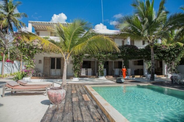 Uzuri Villa