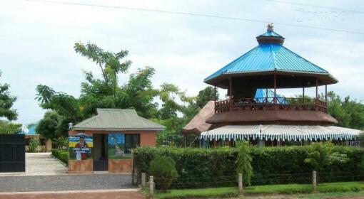 Fanaka Safaris Campsite & Lodges