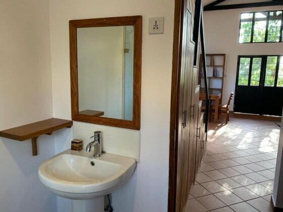 Lilac Hideaway - Photo3