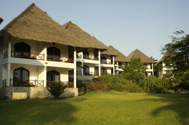 Bluebay Beach Resort & Spa - Photo2