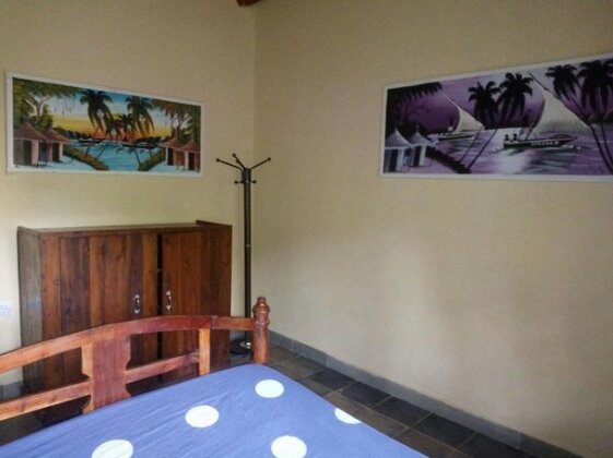 Mama Njoe Lodge - Photo4