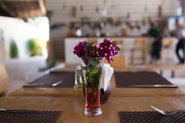 Zanbluu Beach Hotel - Photo3