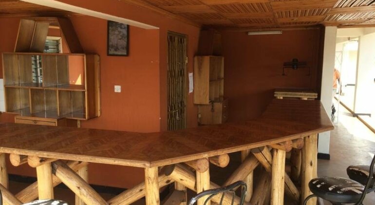 Kilimanjaro Crane Hotel - Photo2