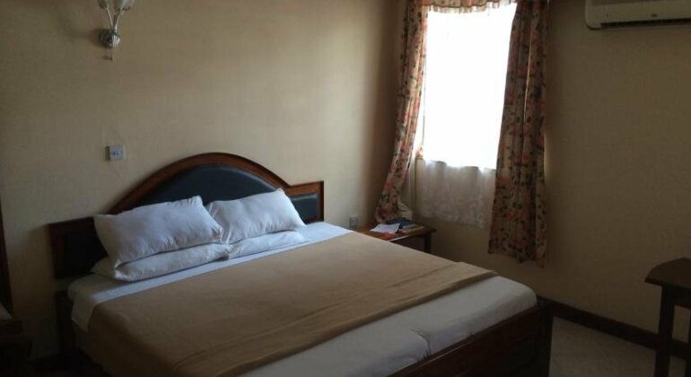 Kilimanjaro Crane Hotel - Photo5