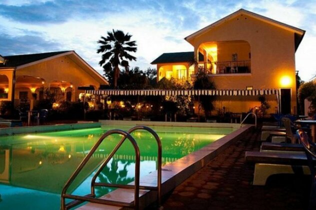 Springlands Hotel - Photo4