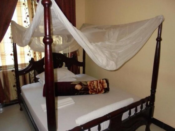 Laverny Hotel - Photo3