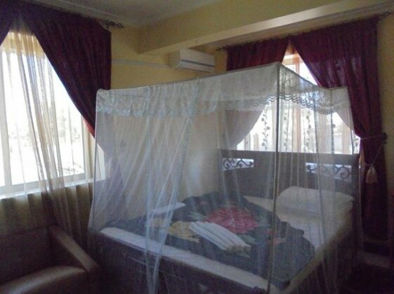 Laverny Hotel - Photo4