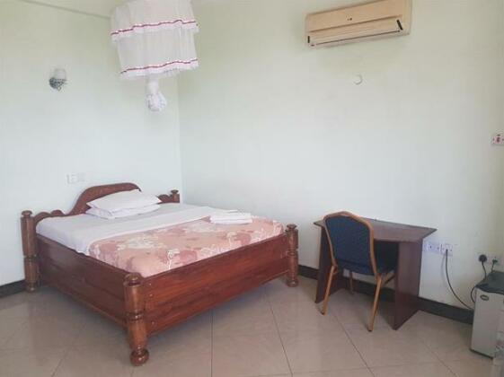 Mwolekas Hotel - Photo5