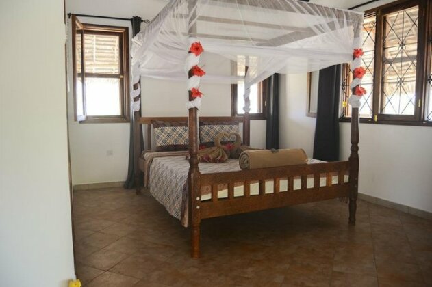 Aluna Nungwi - Photo5