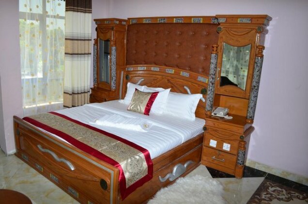 Macarious Hotel - Photo2