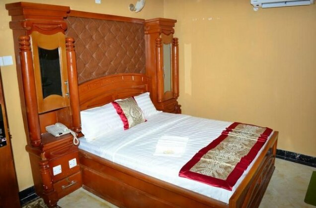 Macarious Hotel - Photo3