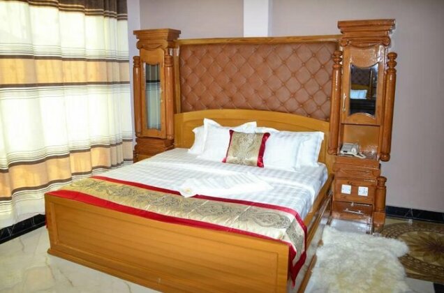 Macarious Hotel - Photo4
