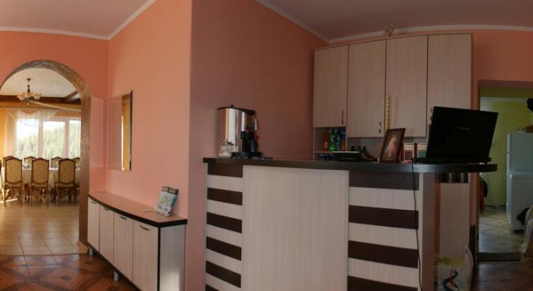 Postoyalyi Dvir - Photo2