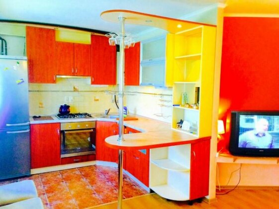 3 Room In The Center - Photo2