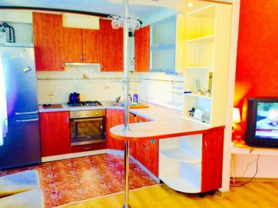 3 Room In The Center - Photo4