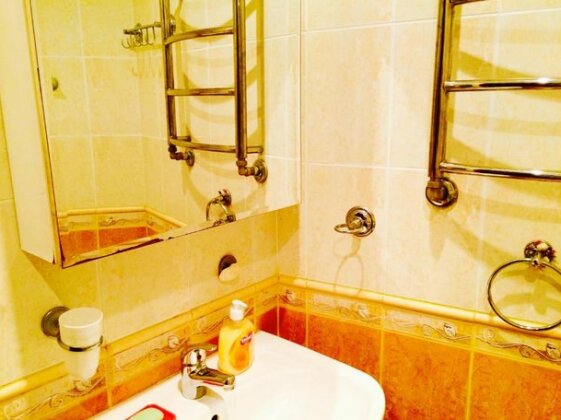3 Room In The Center - Photo5