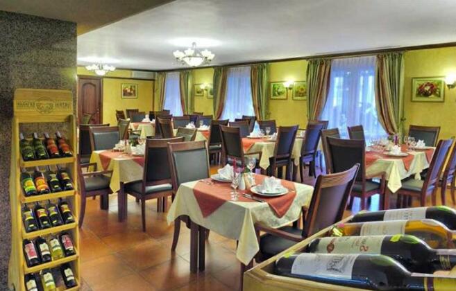 Ukraina Hotel Cherkasy - Photo2