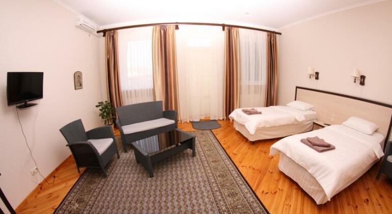 Uyut Chernihiv - Photo2