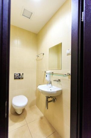 7 Days City Hotel - Photo2