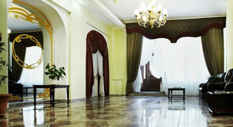 Astoria Lux - Photo2
