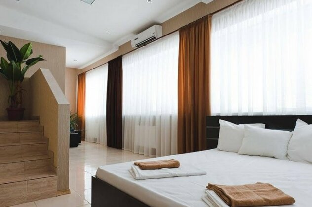 Hotel 8th Mile - Photo2