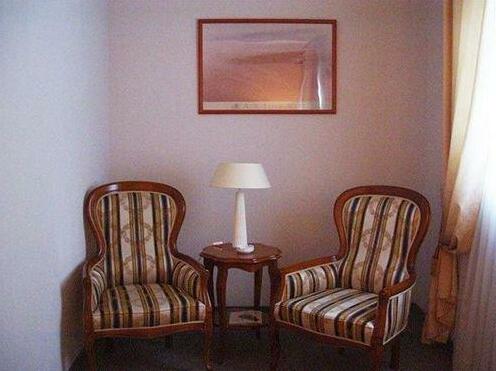 Hotel Academy Dnipropetrovsk - Photo4