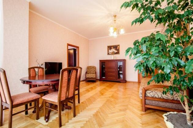 Zhovtneviy Hotel - Photo2