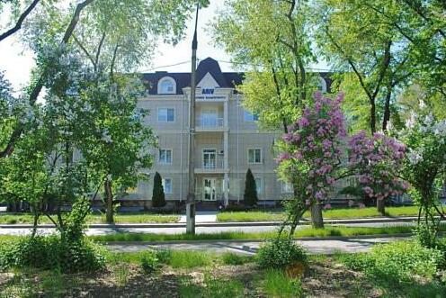 Rosa Luxemburg Apartments