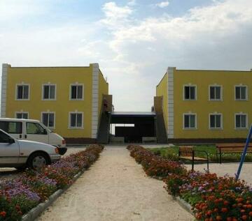 Leto-Arabatka Resort