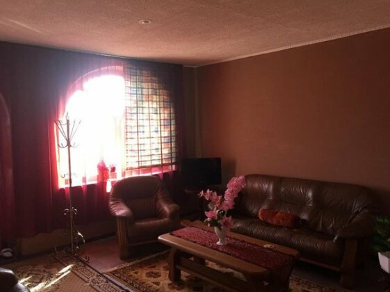 Han - Photo2