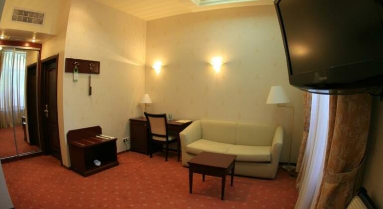 Dnepr Hotel Kherson - Photo4