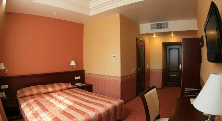 Dnepr Hotel Kherson - Photo5