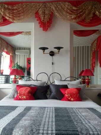 Private House with Parking - Photo2