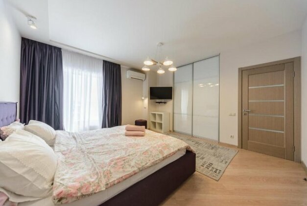 2 Bedrooms Apartment At Malinovskogo 8 - Photo3