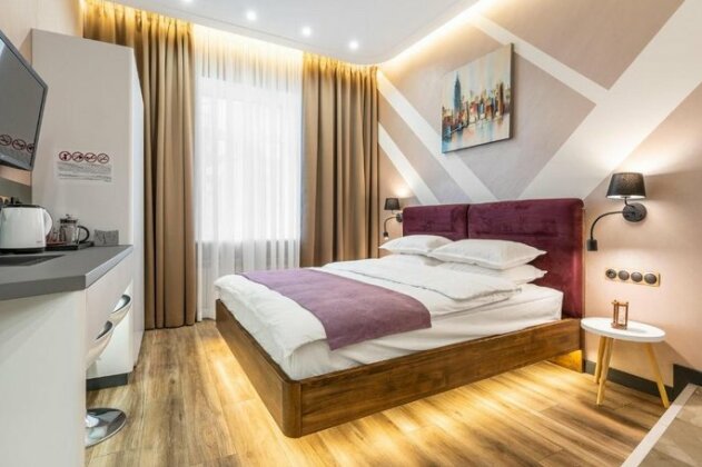 Amazing Sunny 3 Bedroom Next to Kreschatyk