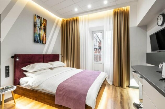 Amazing Sunny 3 Bedroom Next to Kreschatyk - Photo4