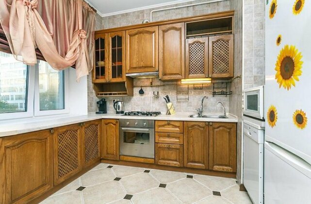Amazing two beds in the Klovskiy Spusk - Photo5