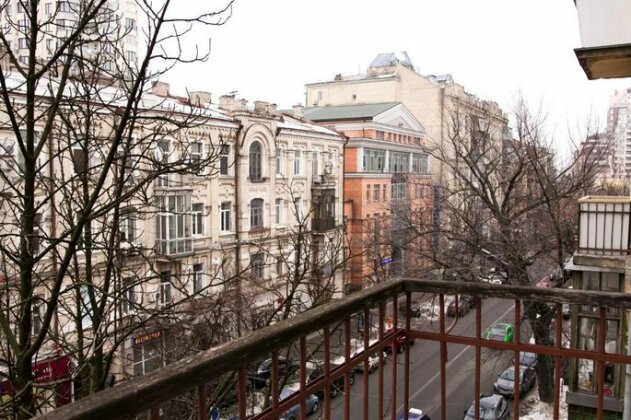 Apartment on Lvivska square